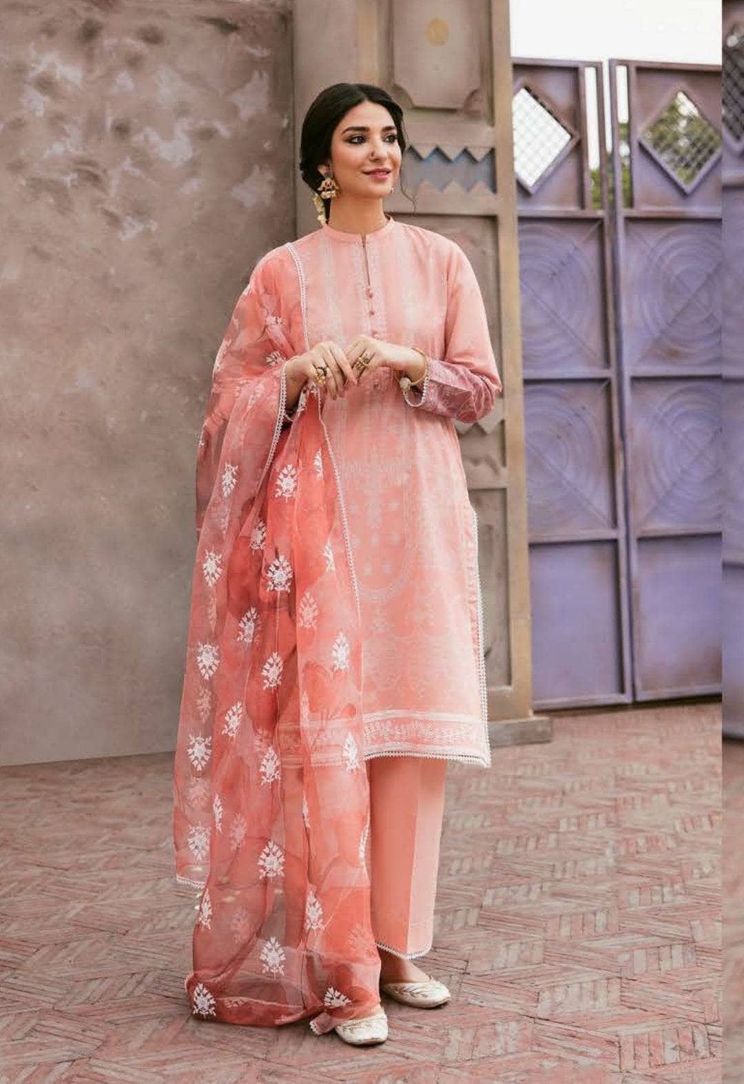 img_cross_stitch_eid_lawn_23_awwal_boutique