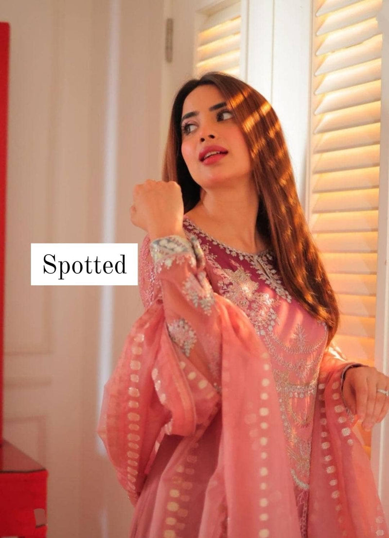 img_spotted_wearing_maria_b_lawn_23_awwal_boutique