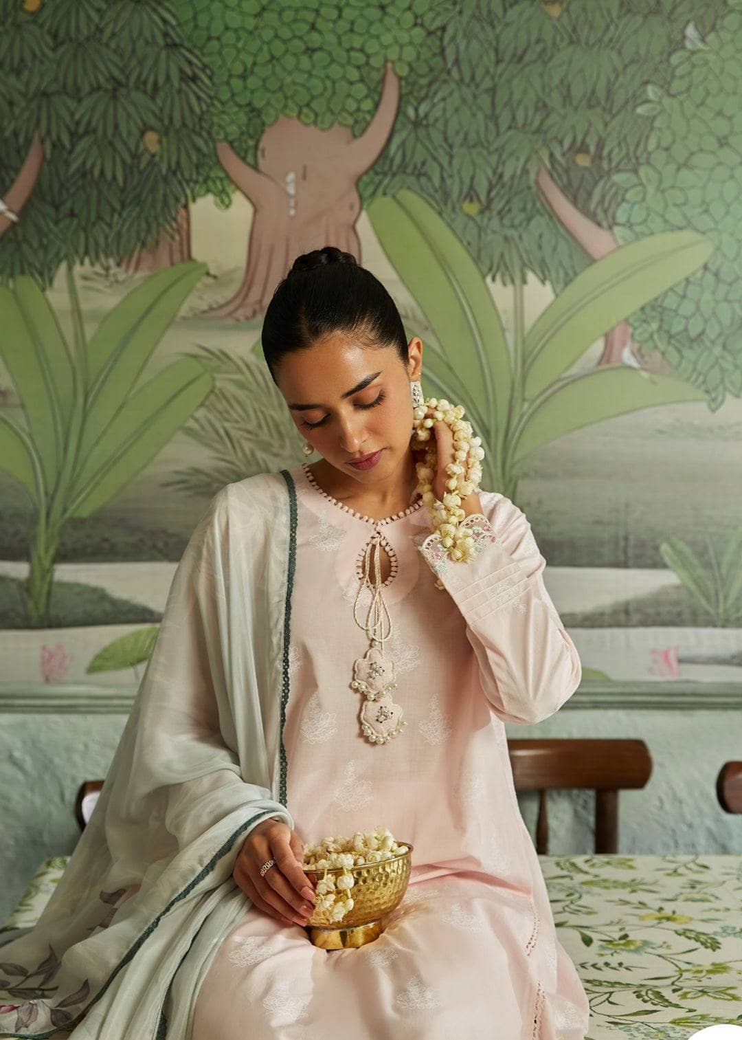 img_cross_stitch_sehar_cambric_awwal_boutique