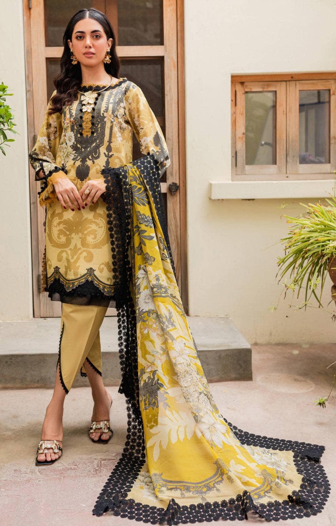 img_firdous_lawn_awwal_boutique