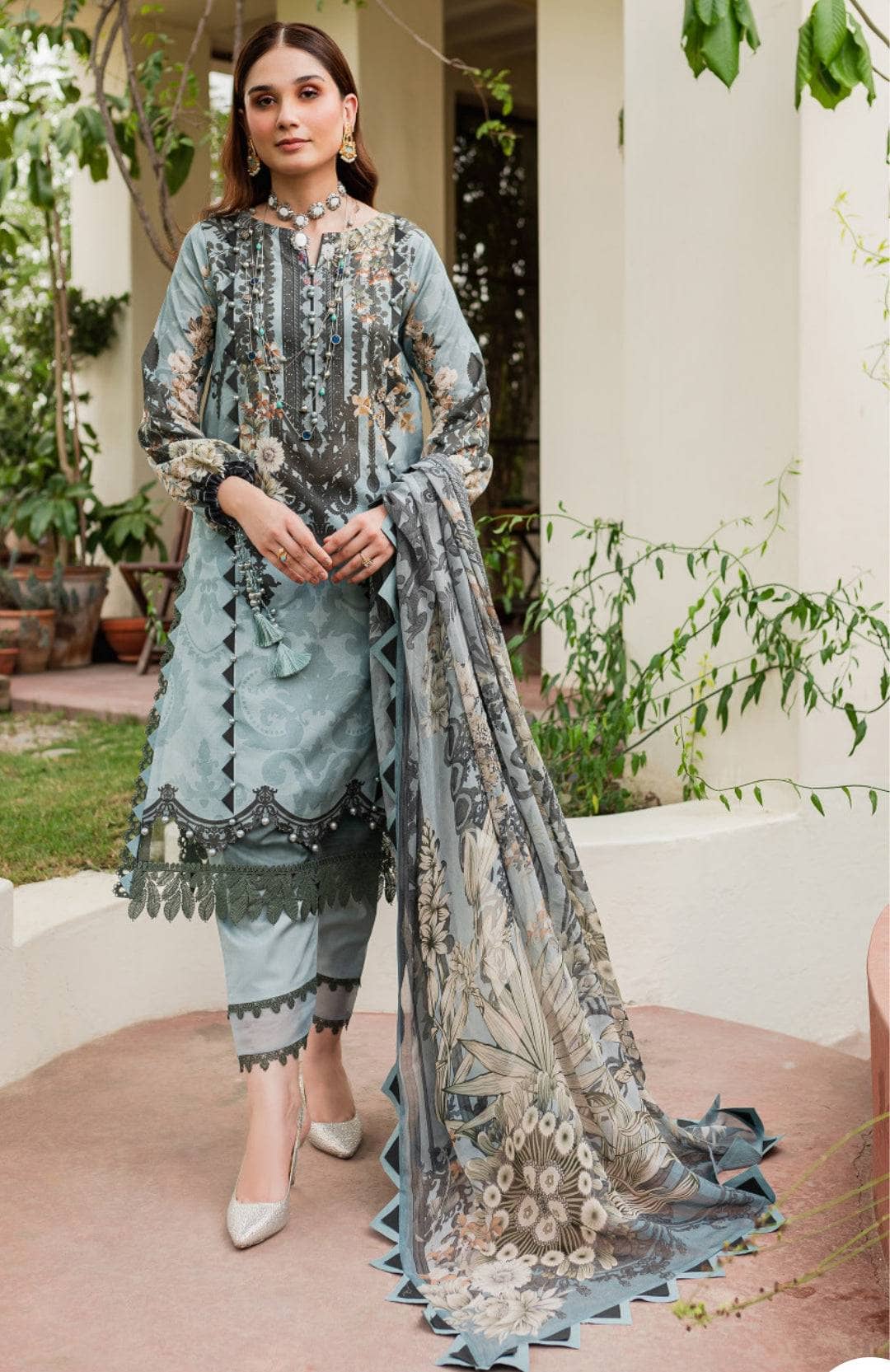 img_firdous_lawn_awwal_boutique
