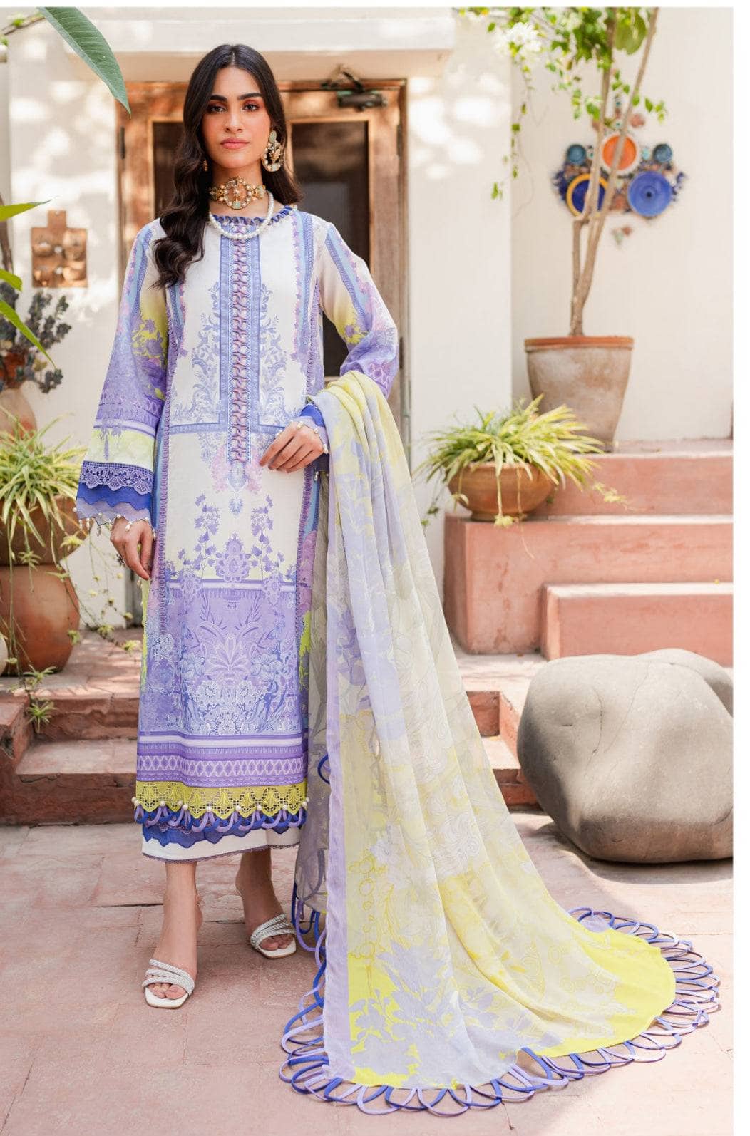 img_firdous_lawn_awwal_boutique