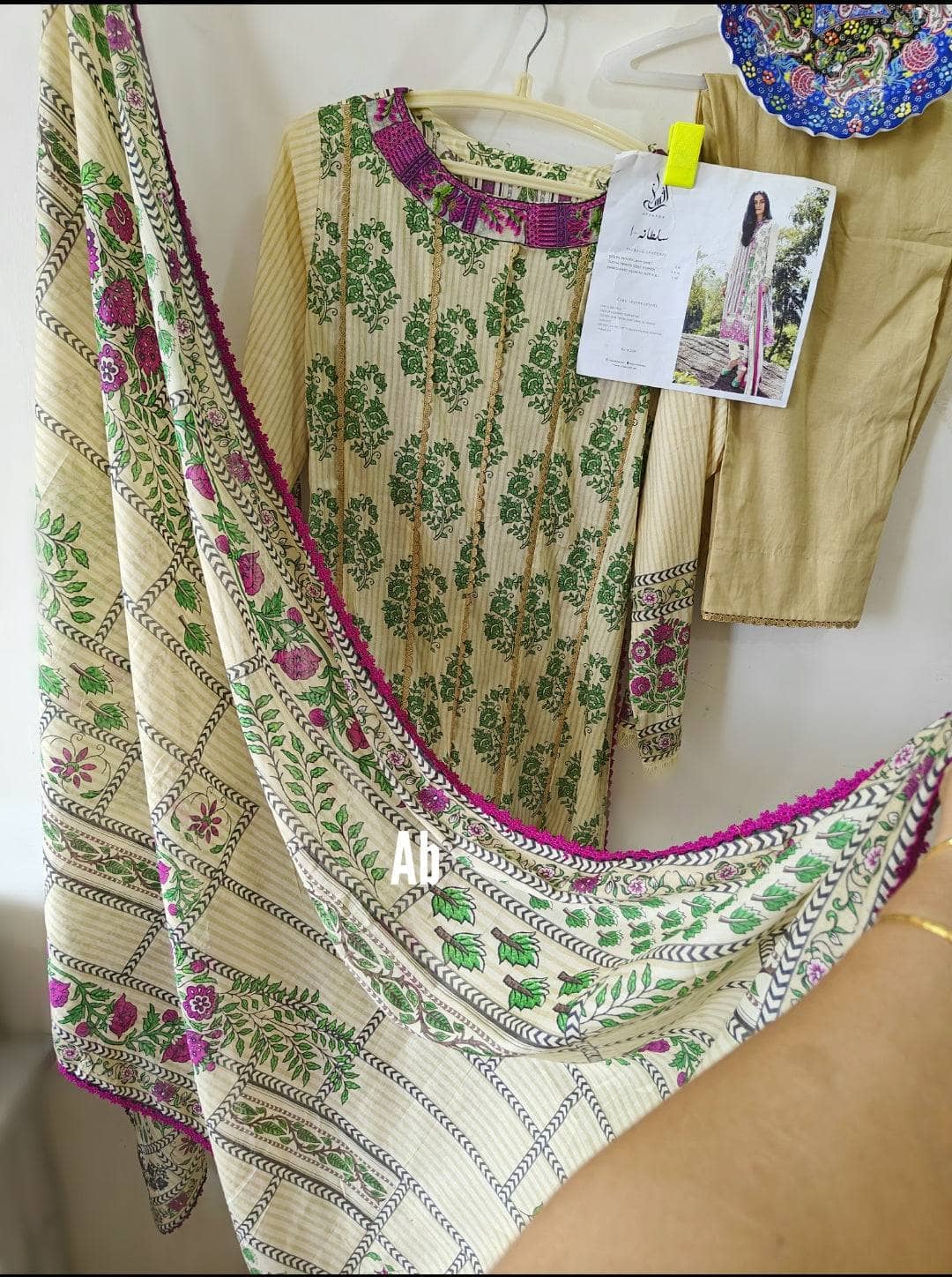 img_stitched_pakistani_suits_awwal_boutique