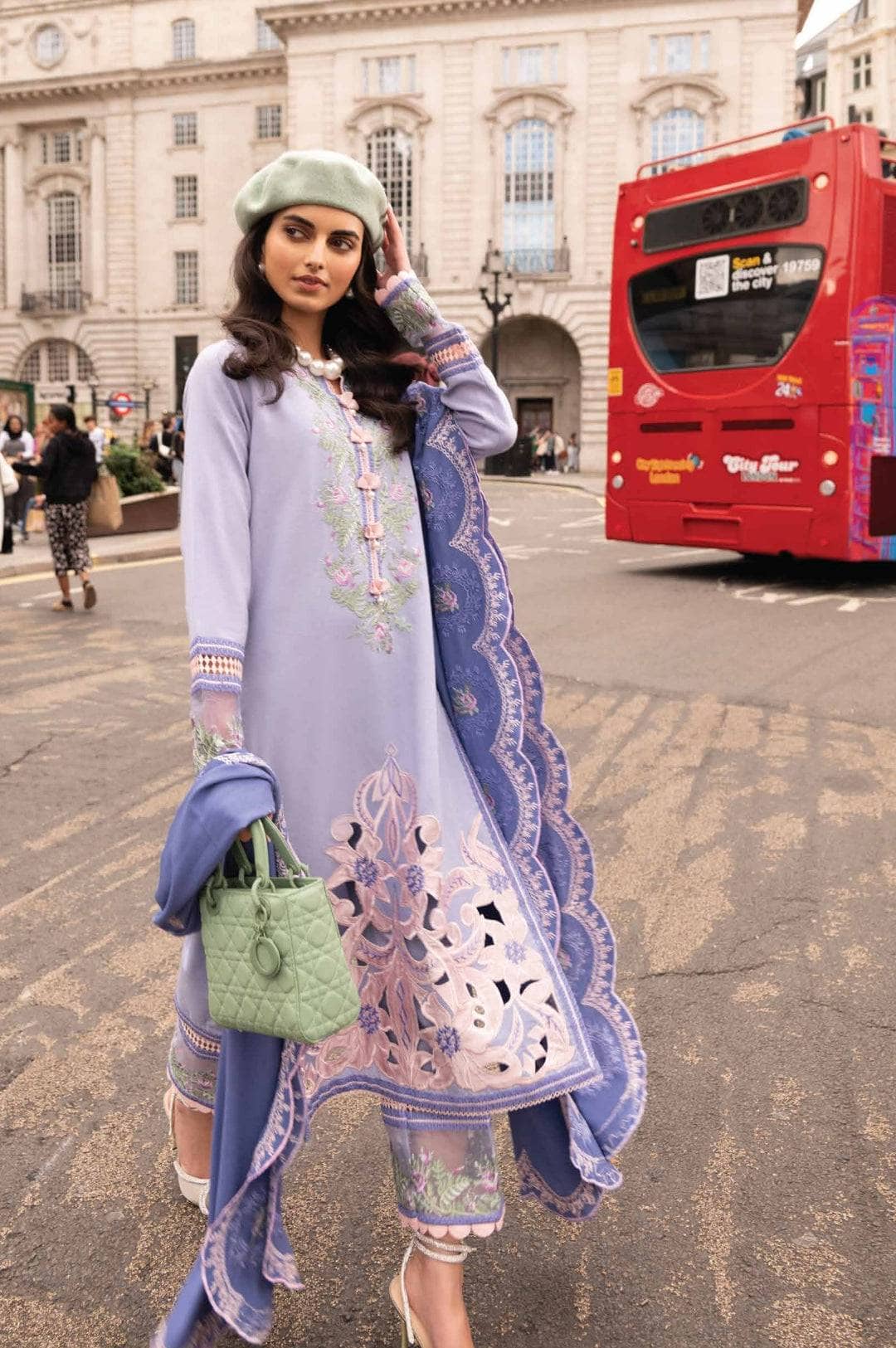 img_mushq_broadway_awwal_boutique