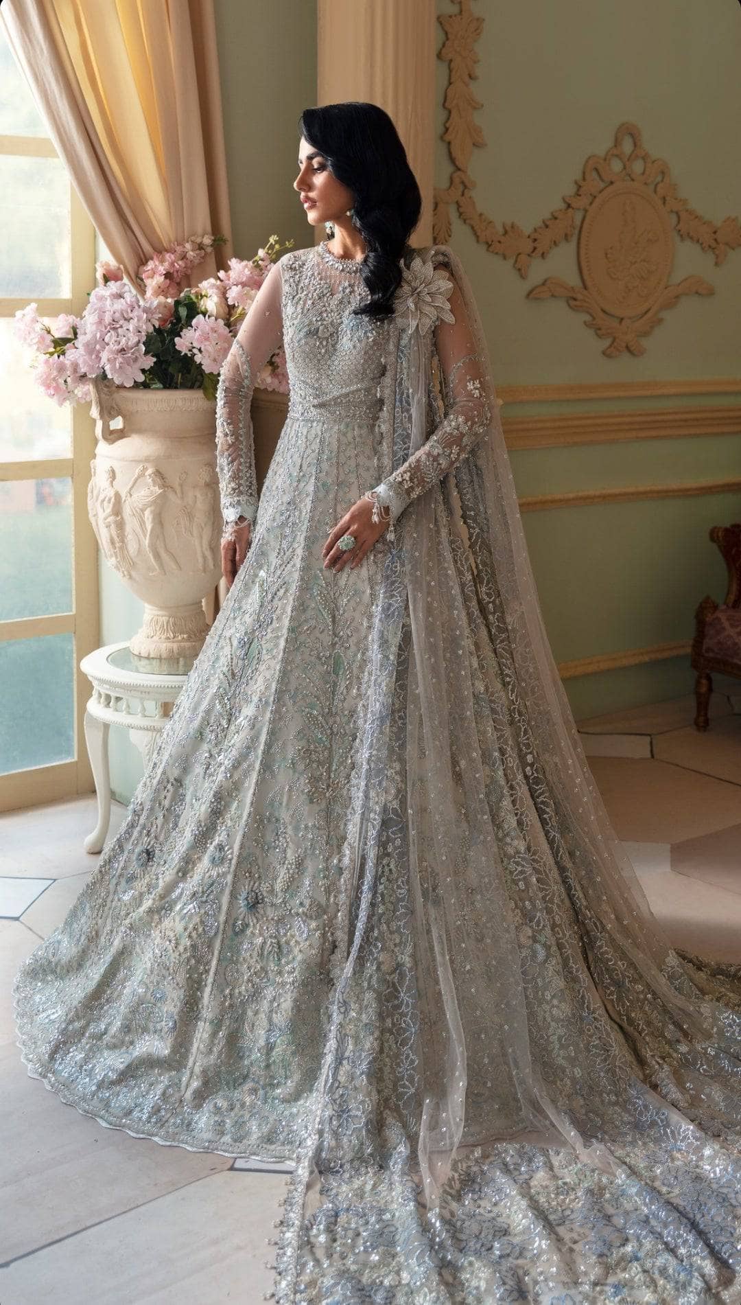 img_republic_womenswear_wedding_couture_awwal_boutique