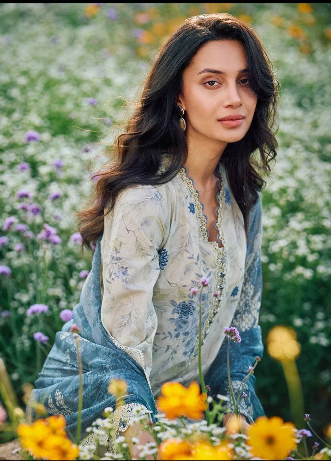 img_image_printkari_lawn_24_awwal_boutique