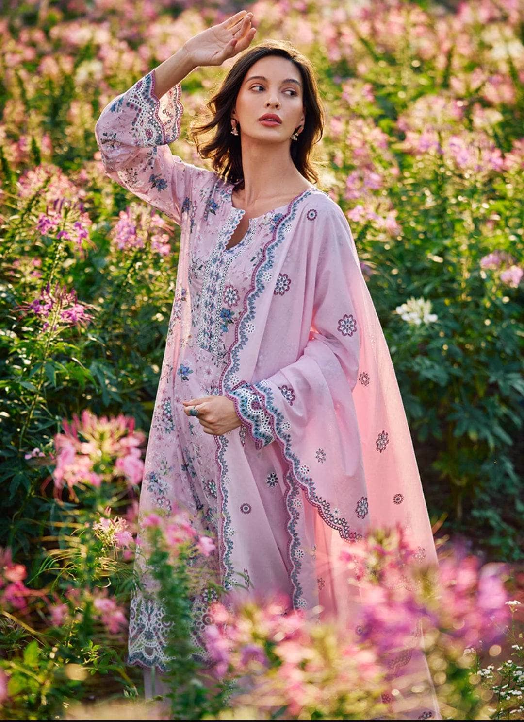 img_image_printkari_lawn_24_awwal_boutique