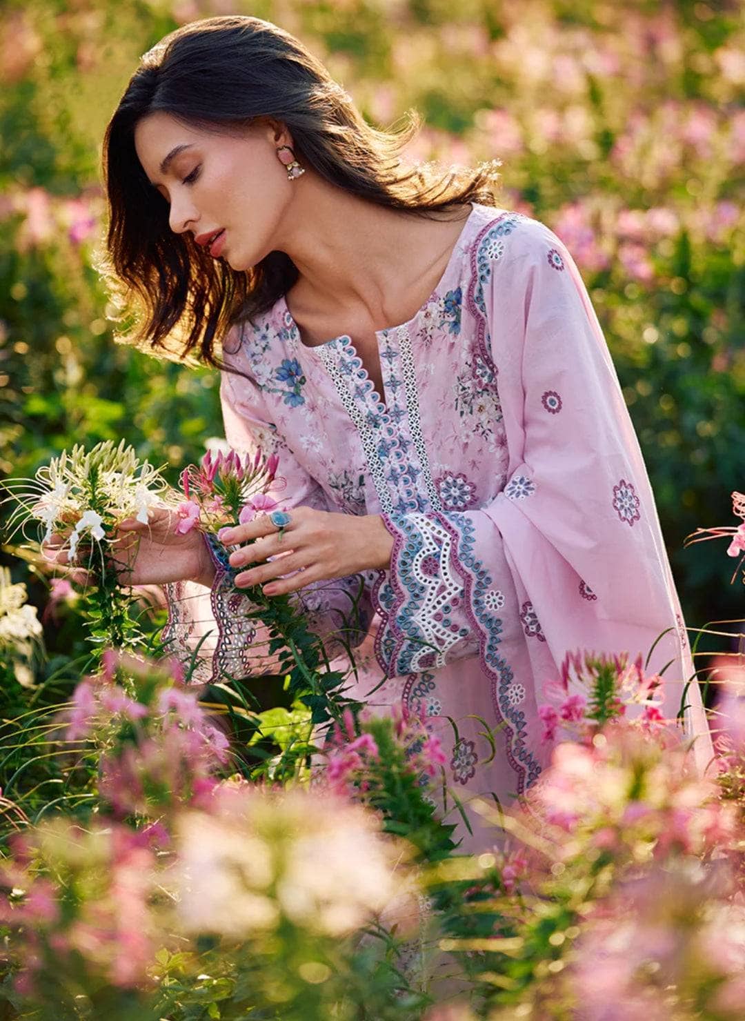 img_image_printkari_lawn_24_awwal_boutique