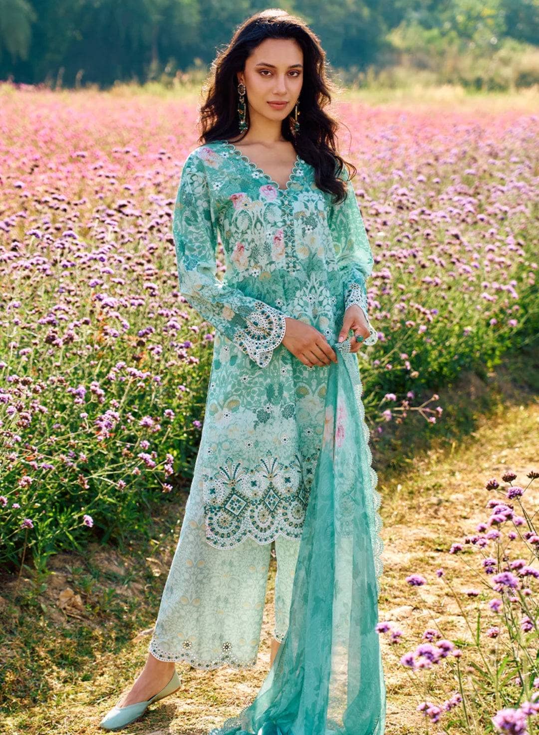 img_image_printkari_lawn_24_awwal_boutique