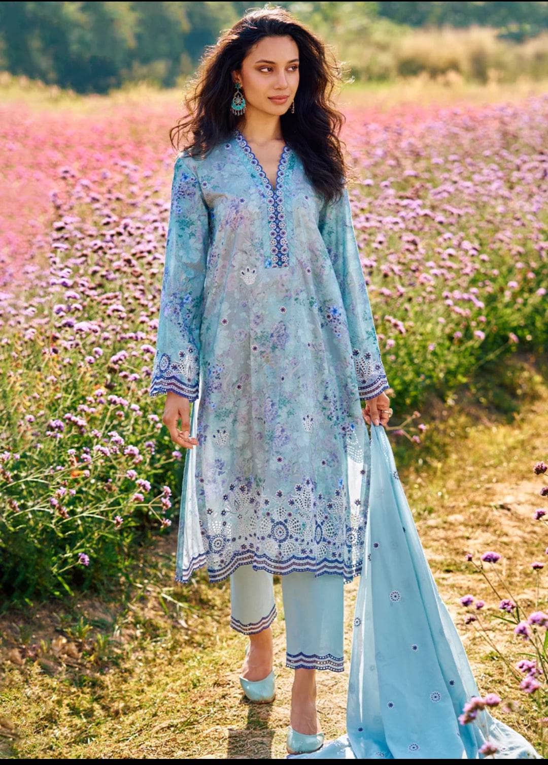 img_image_printkari_lawn_24_awwal_boutique