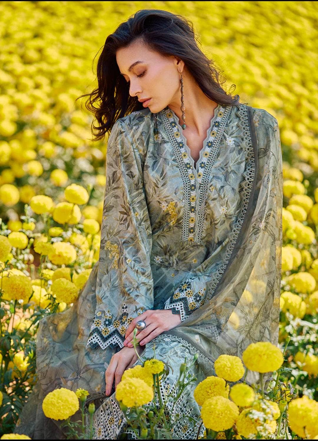 img_image_printkari_lawn_24_awwal_boutique