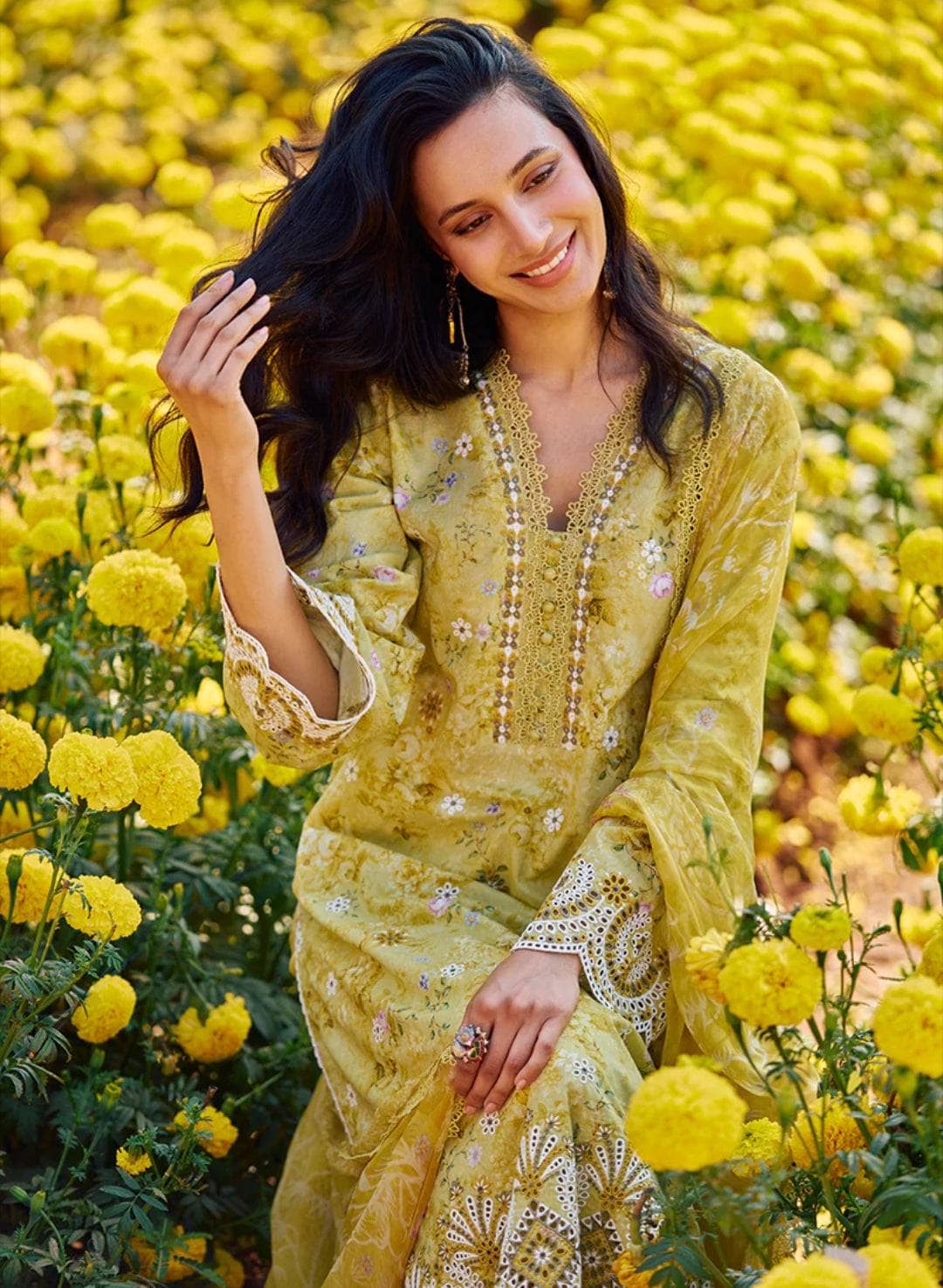 img_image_printkari_lawn_24_awwal_boutique