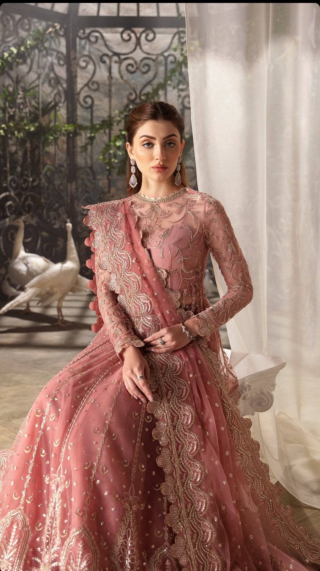 img_afrozeh_la_fuchsia_awwal_boutique