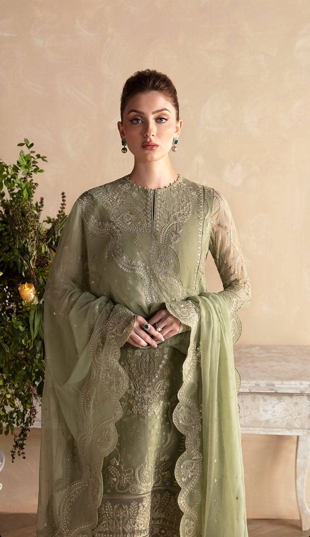 img_afrozeh_la_fuchsia_awwal_boutique