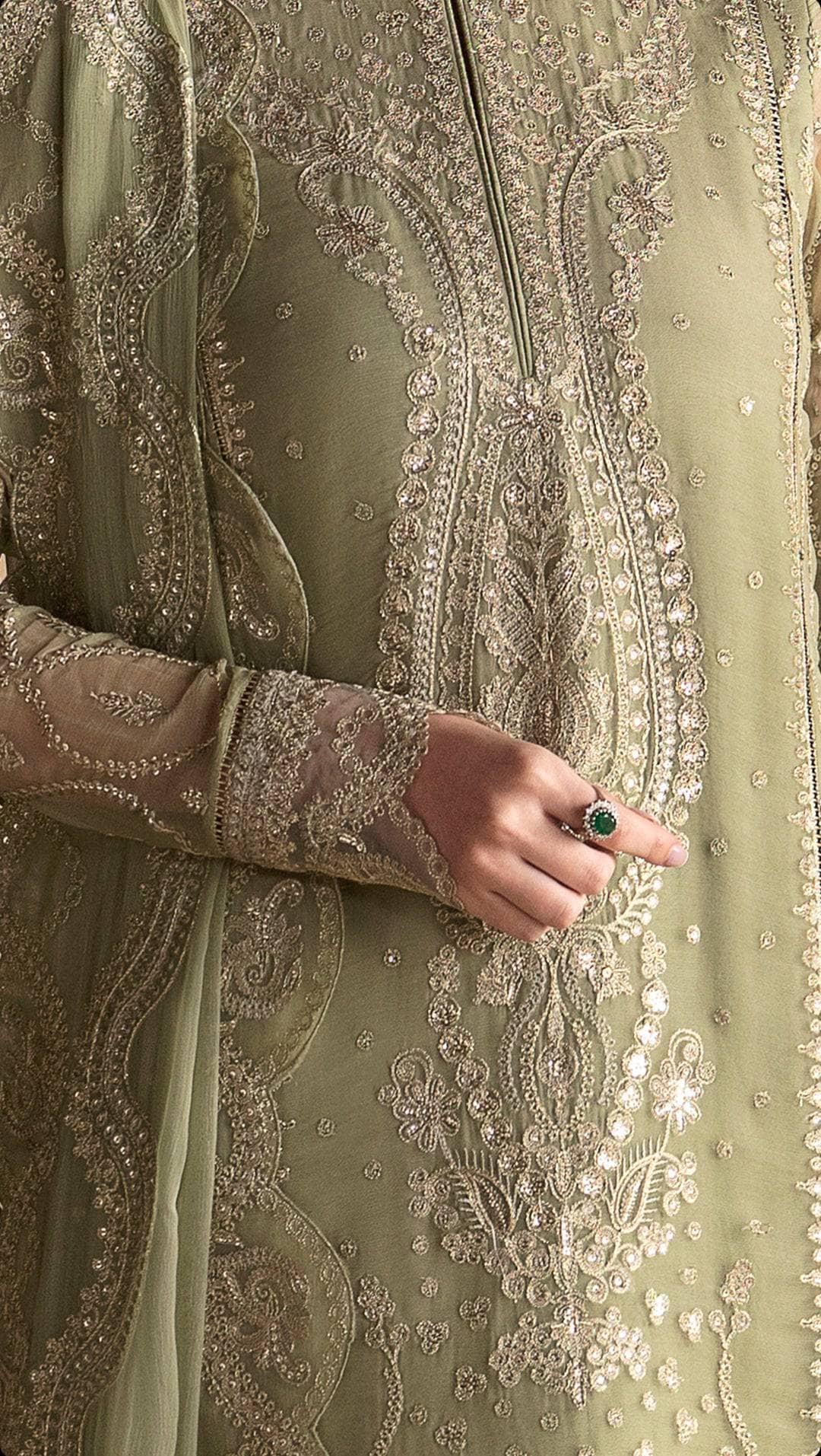 img_afrozeh_la_fuchsia_awwal_boutique