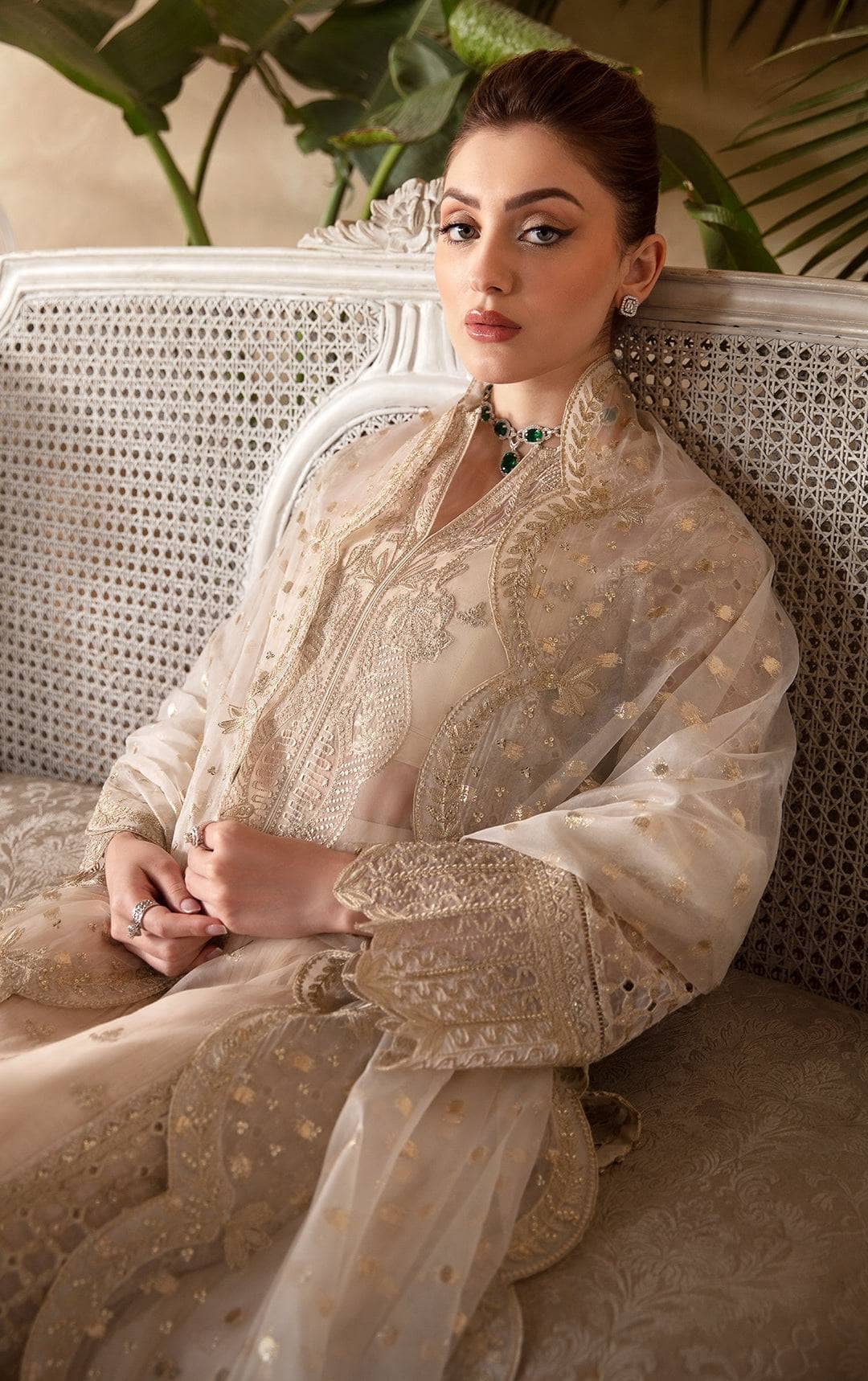 img_afrozeh_la_fuchsia_awwal_boutique