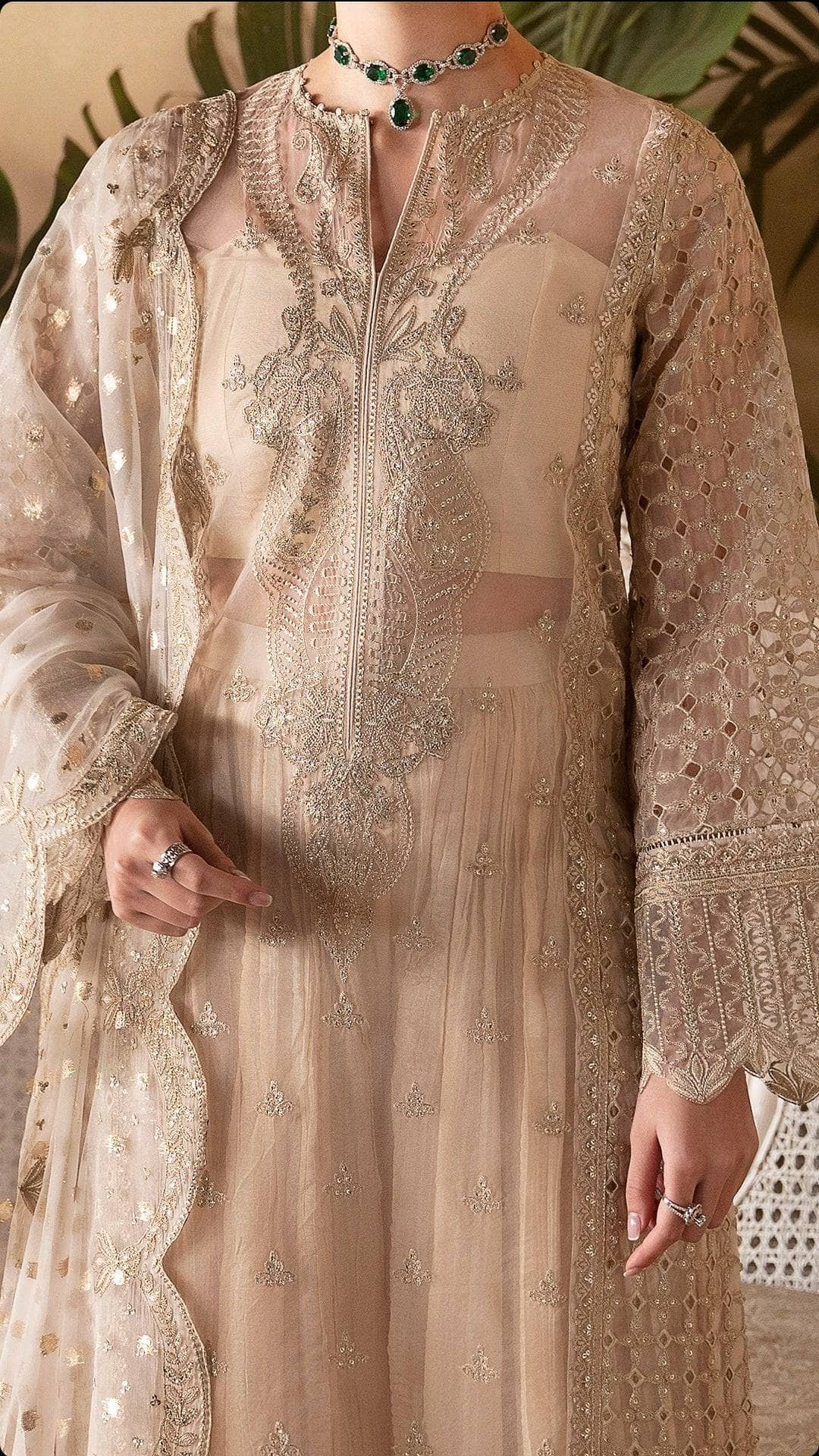 img_afrozeh_la_fuchsia_awwal_boutique