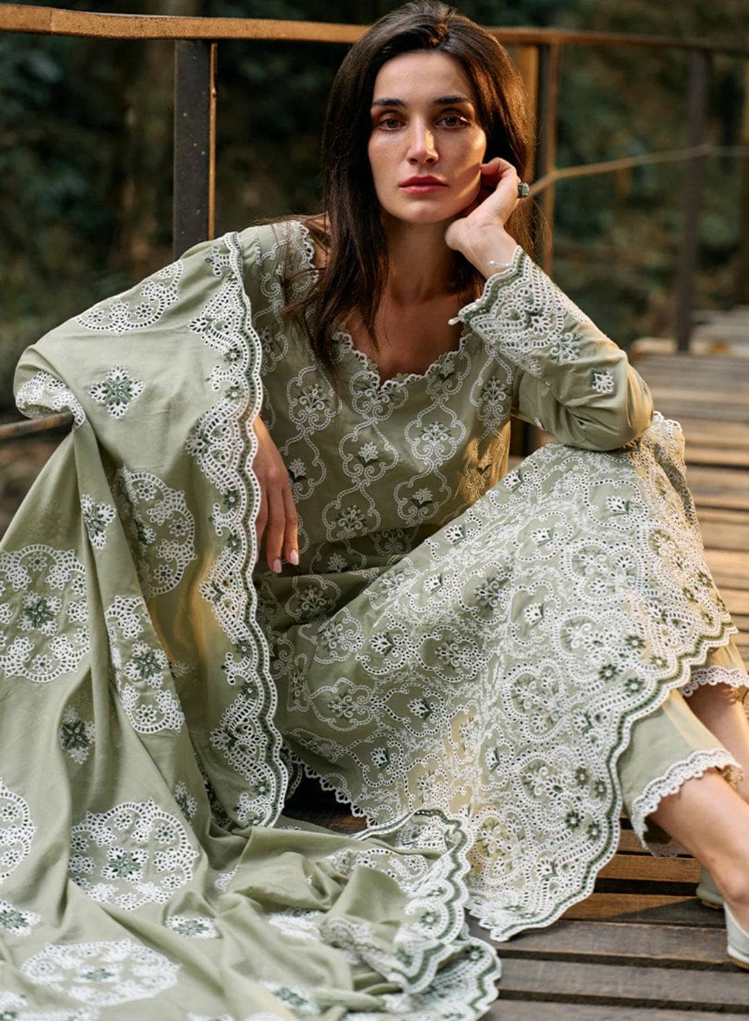 img_image_lawnkari_awwal_boutique