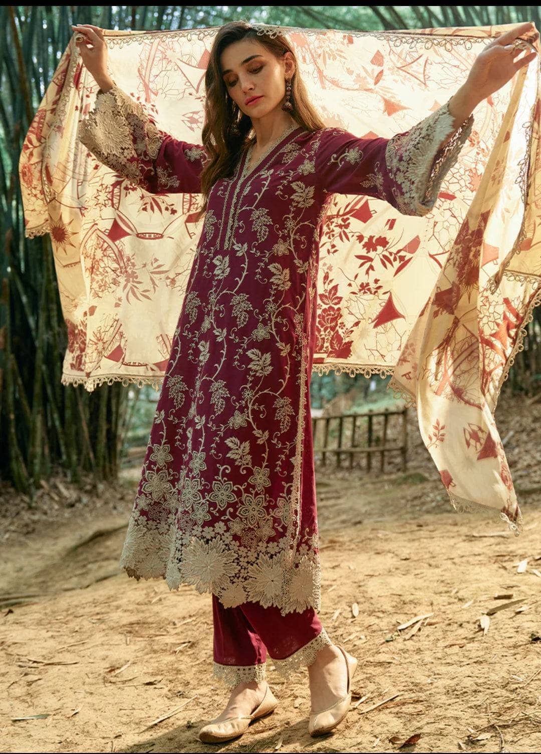 img_image_lawnkari_awwal_boutique