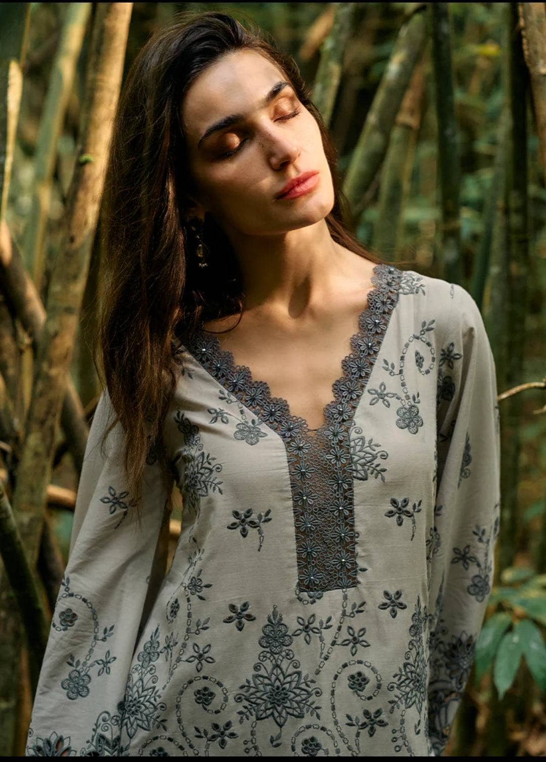 img_image_lawnkari_awwal_boutique