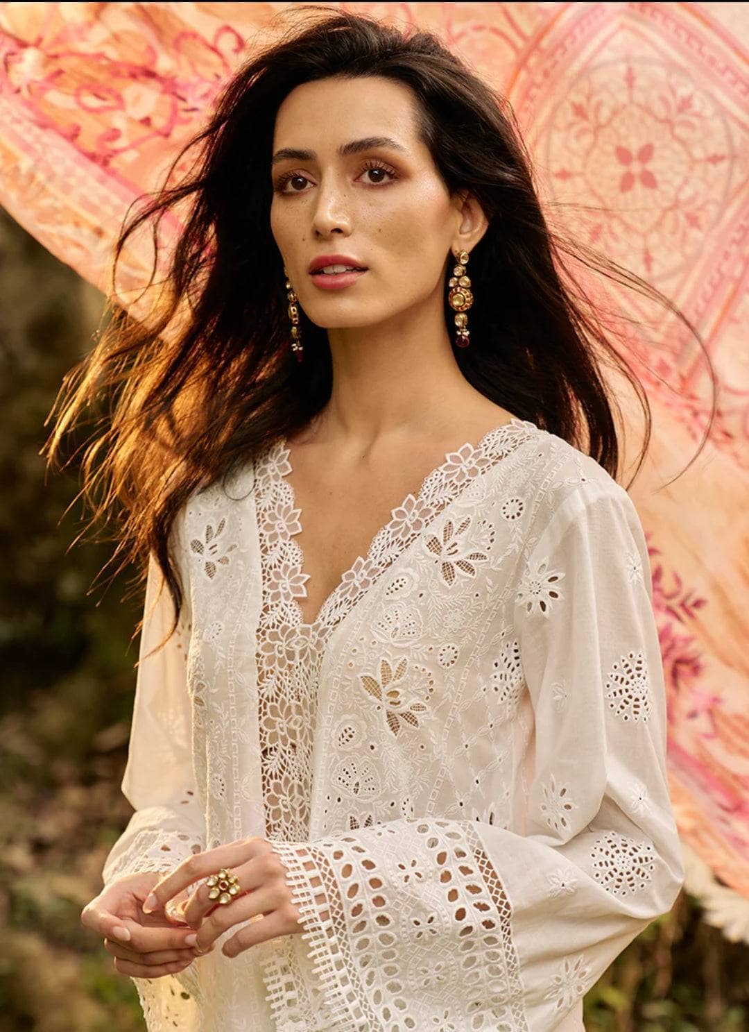 img_image_lawnkari_awwal_boutique