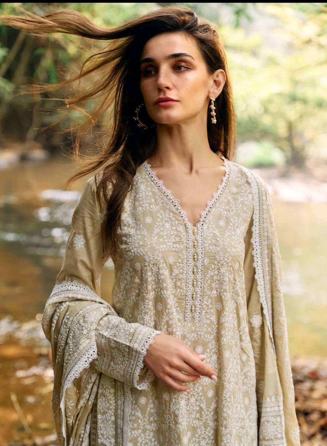 img_image_lawnkari_awwal_boutique