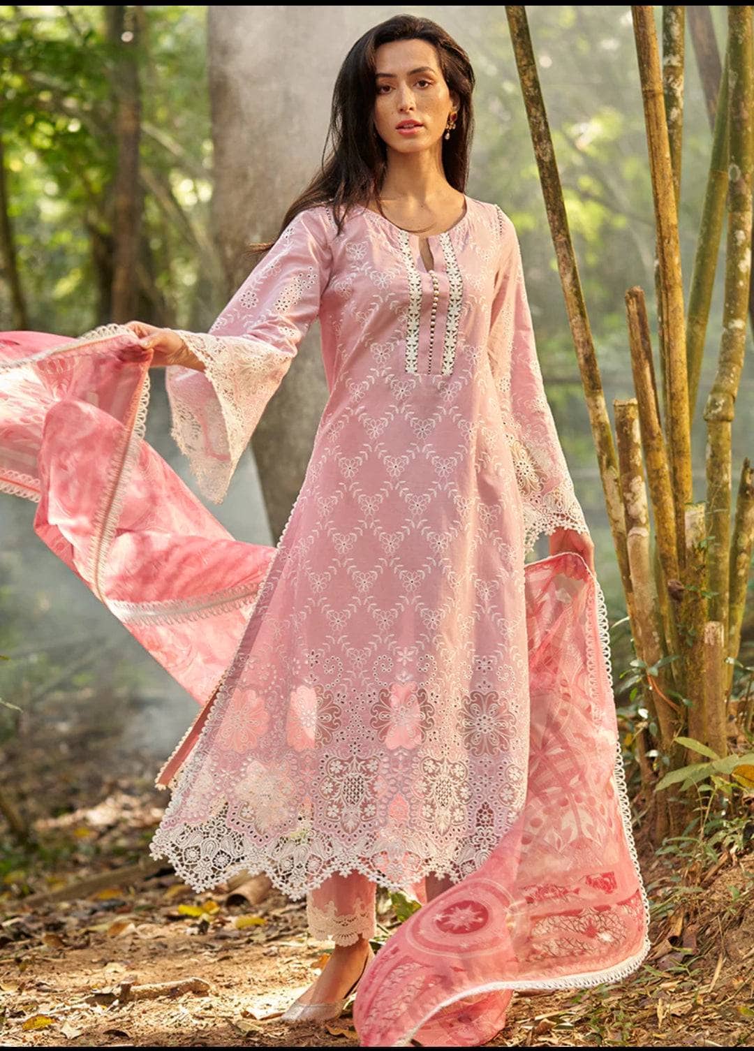 img_image_lawnkari_awwal_boutique