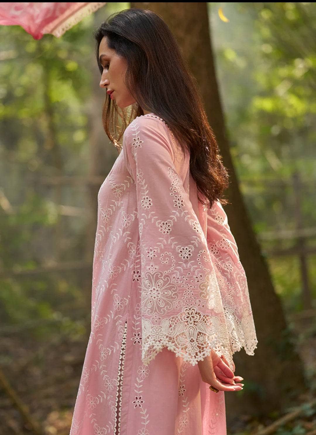 img_image_lawnkari_awwal_boutique