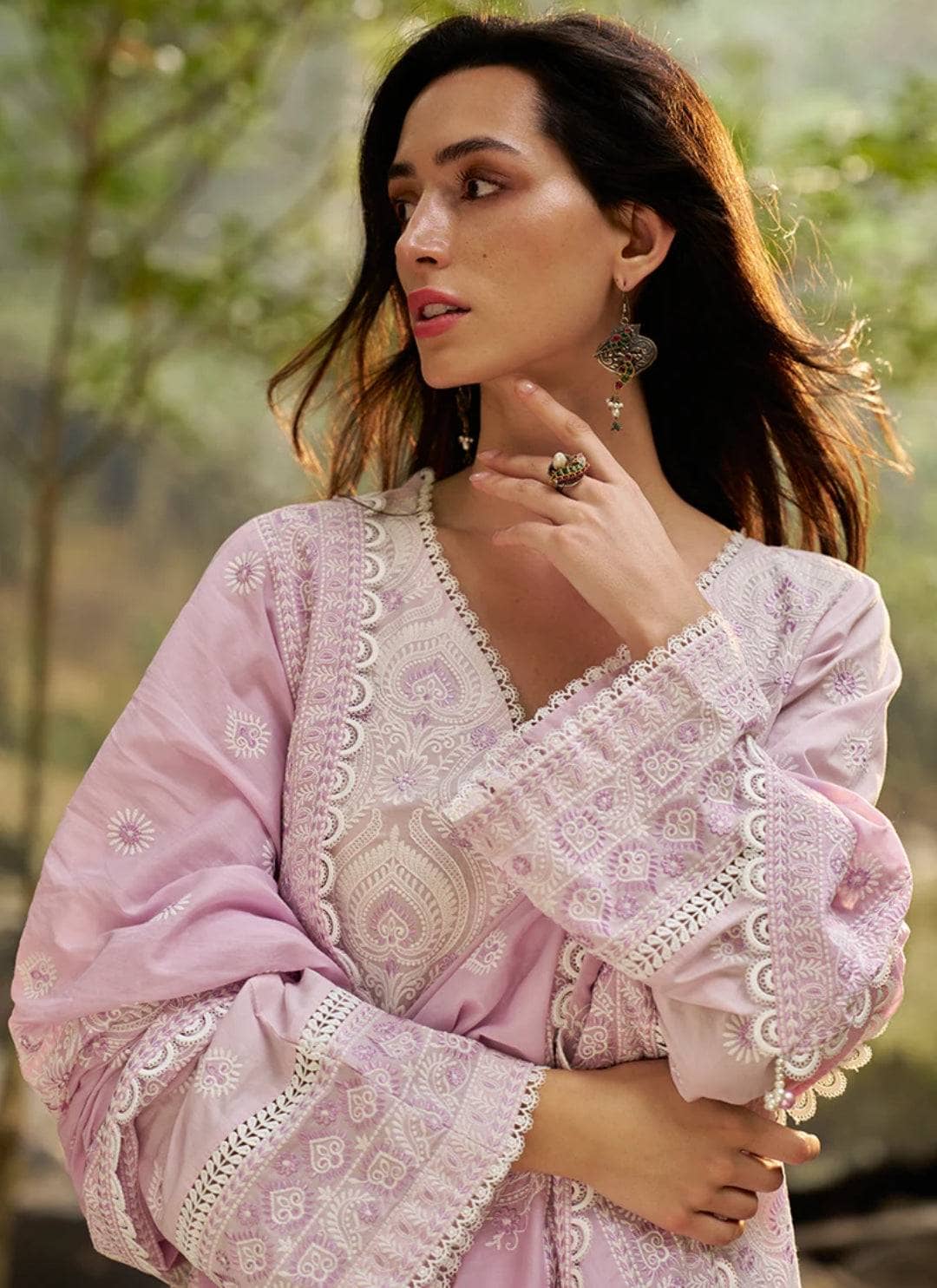 img_image_lawnkari_awwal_boutique