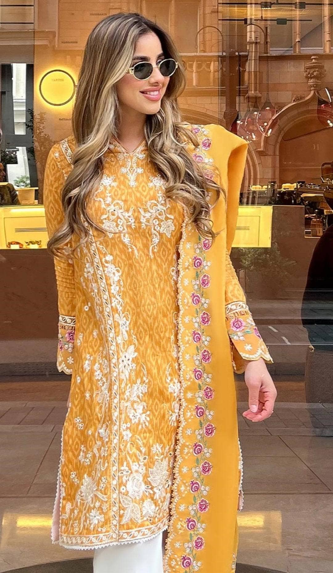 img_spotted_in_zaha_lawn_awwal_boutique