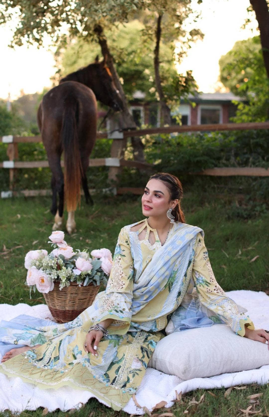 img_elaf_chikankari_awwal_boutique