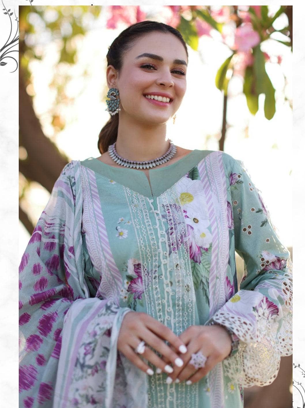 img_elaf_chikankari_awwal_boutique