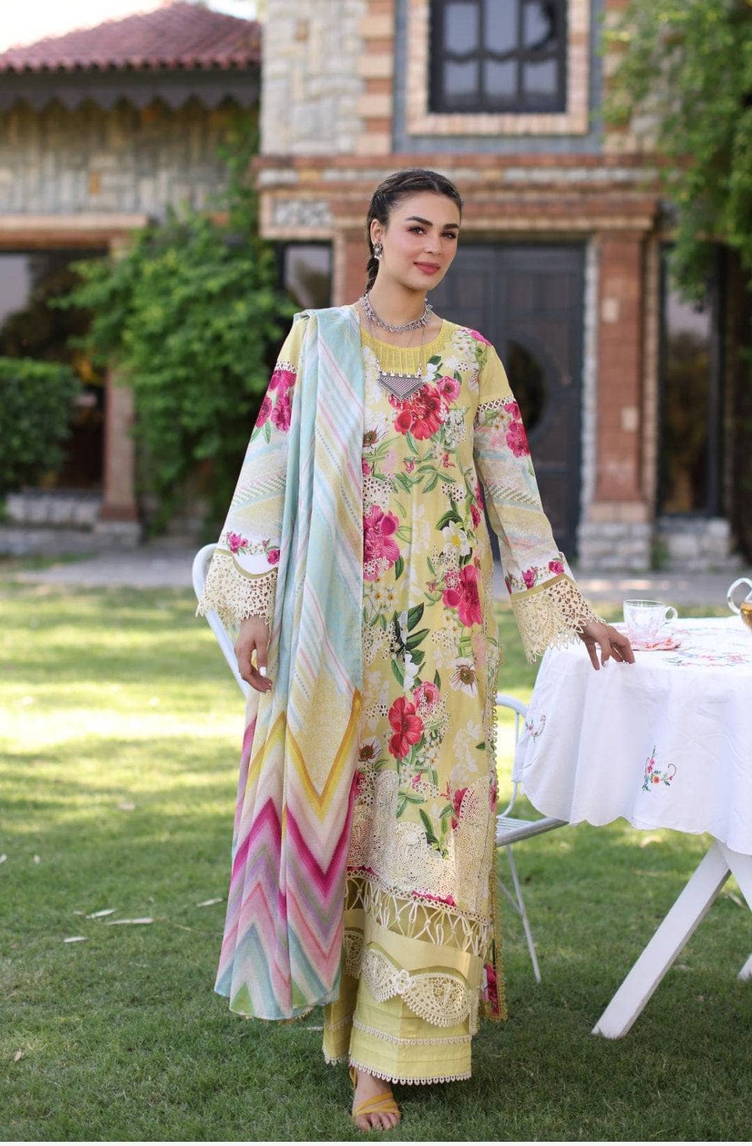 img_elaf_chikankari_awwal_boutique