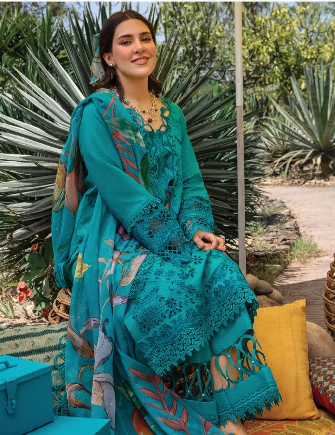 img_rang_rasiya_lawn_carnation_24_awwal_boutique