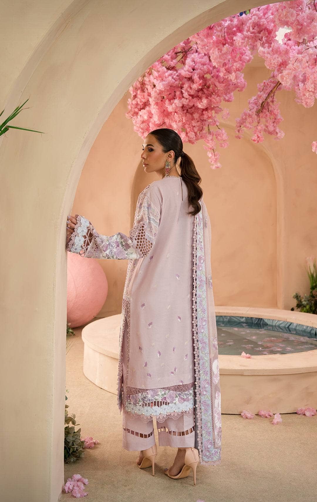 img_afrozeh_painted_garden_lawn_awwal_boutique