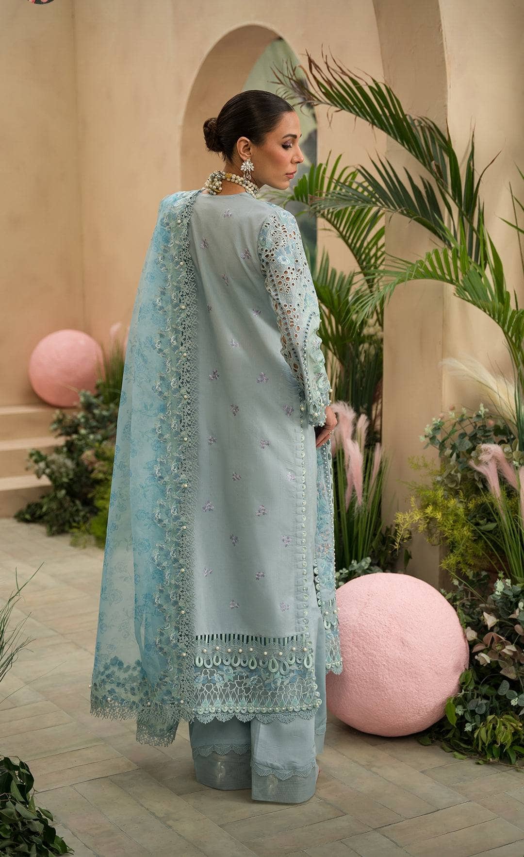 img_afrozeh_painted_garden_lawn_awwal_boutique