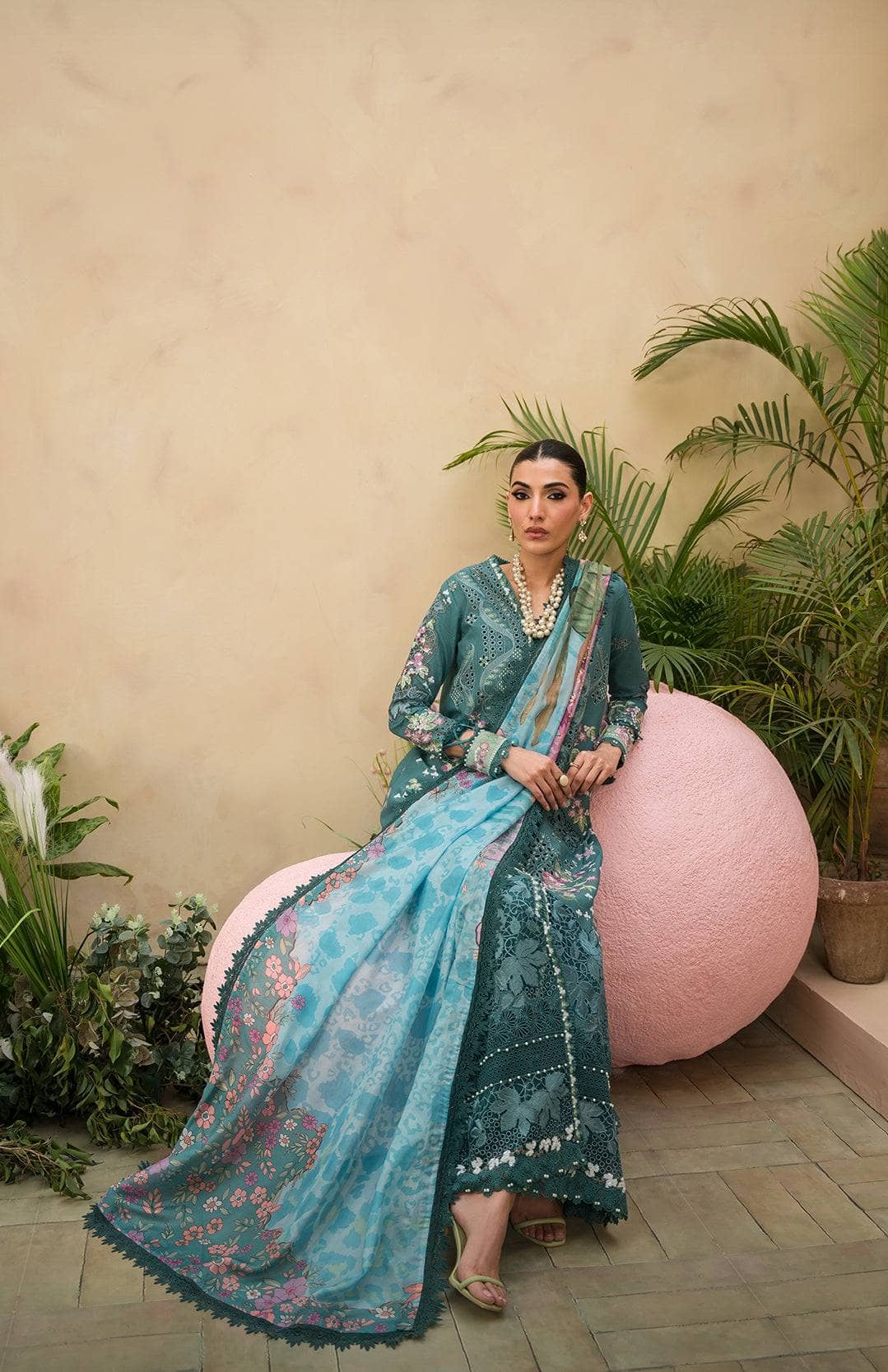 img_afrozeh_painted_garden_lawn_awwal_boutique