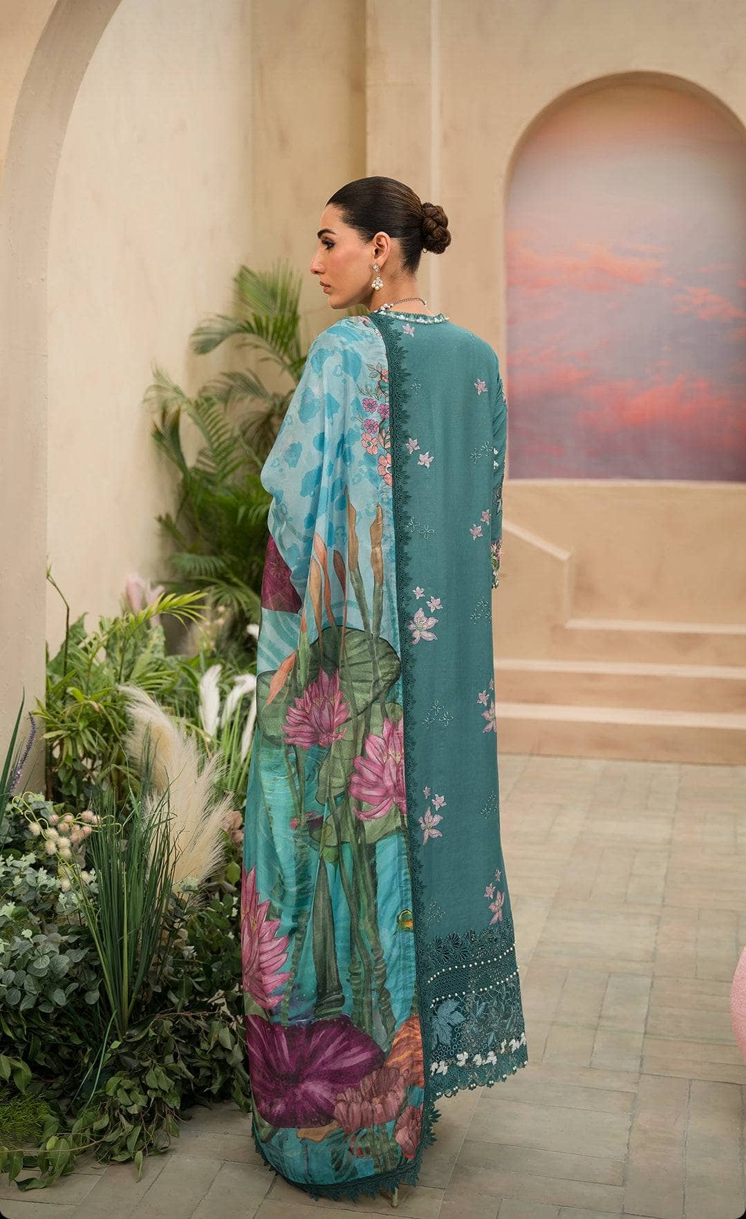 img_afrozeh_painted_garden_lawn_awwal_boutique