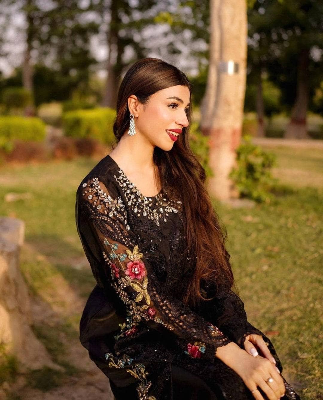 img_maria_b_mbroidered_awwal_boutique