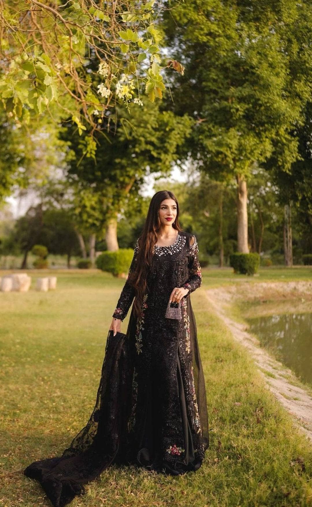 img_maria_b_mbroidered_awwal_boutique