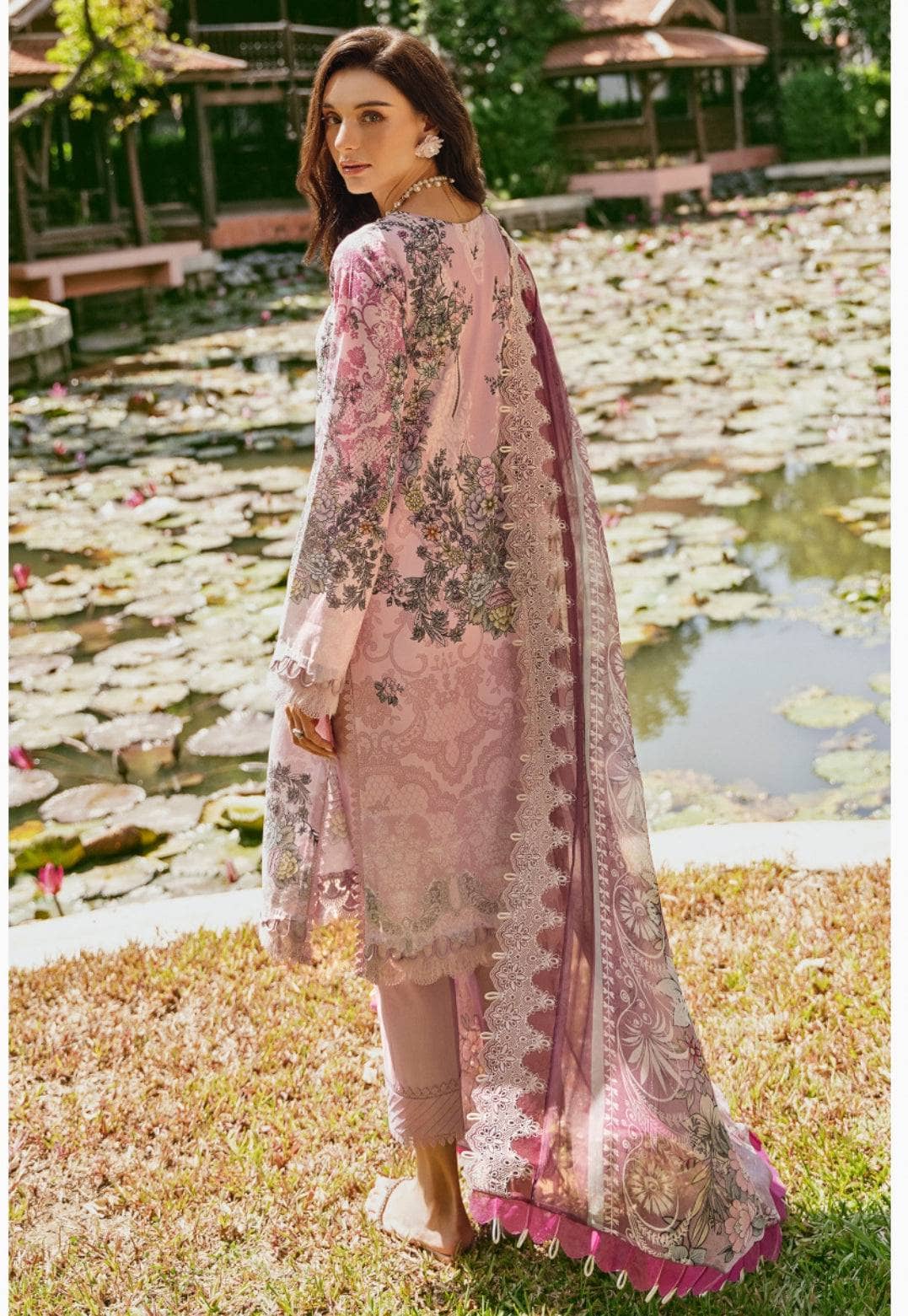 img_jade_needle_wonder_awwal_boutique