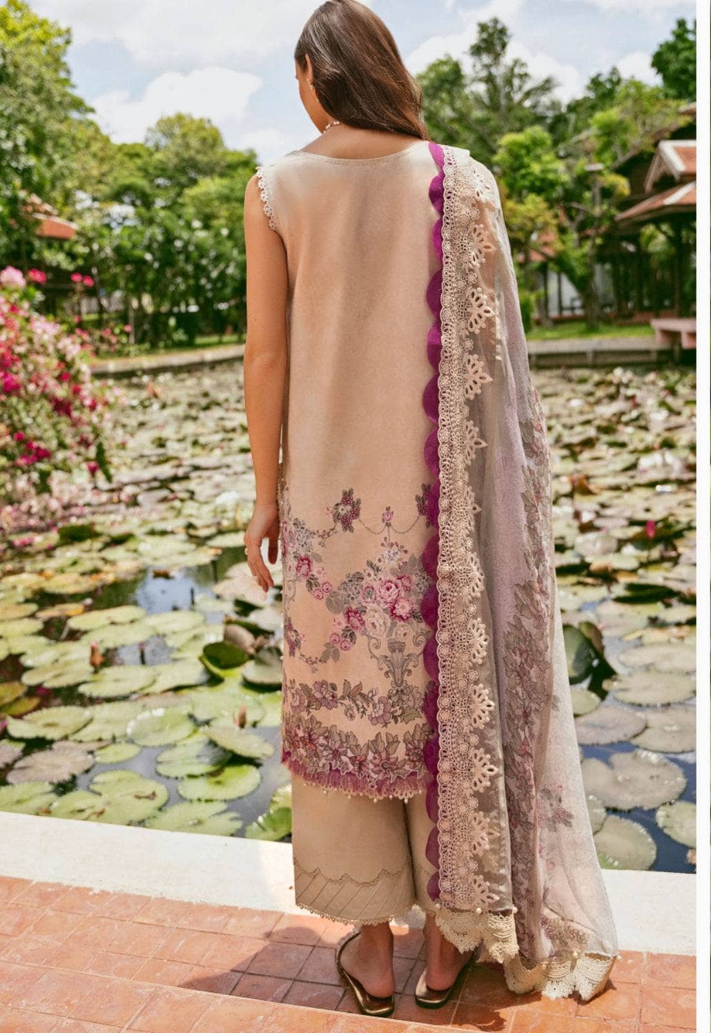 img_jade_needle_wonder_awwal_boutique