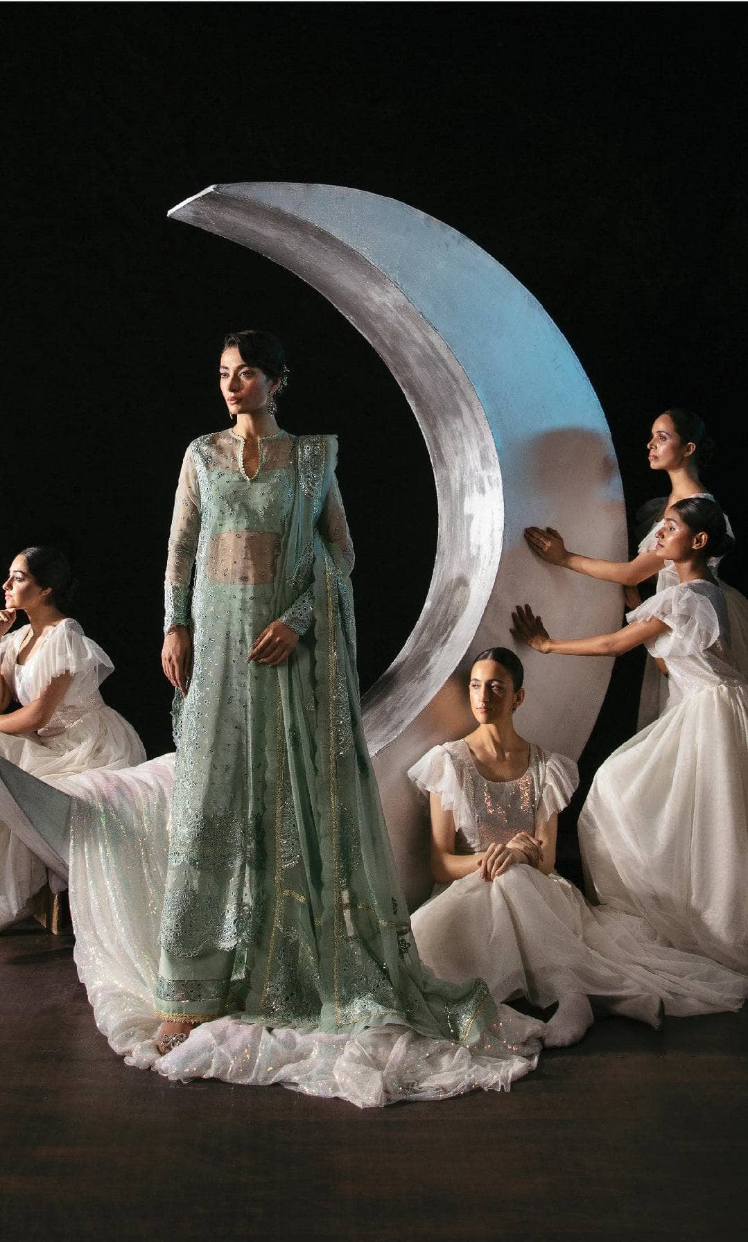 img_afrozeh_la_fuchsia_awwal_boutique