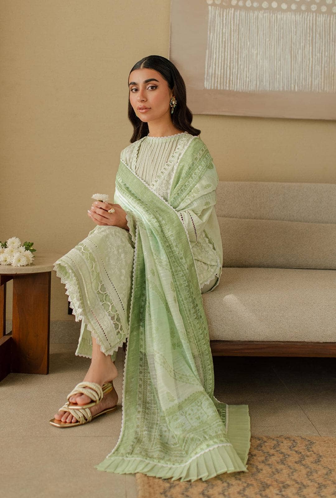 img_zellbury_chikankari_lawn_awwal_boutique
