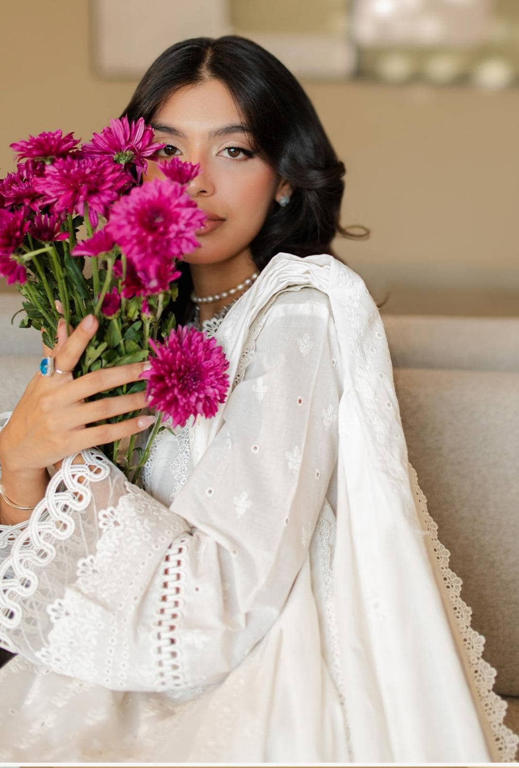 img_zellbury_chikankari_lawn_awwal_boutique