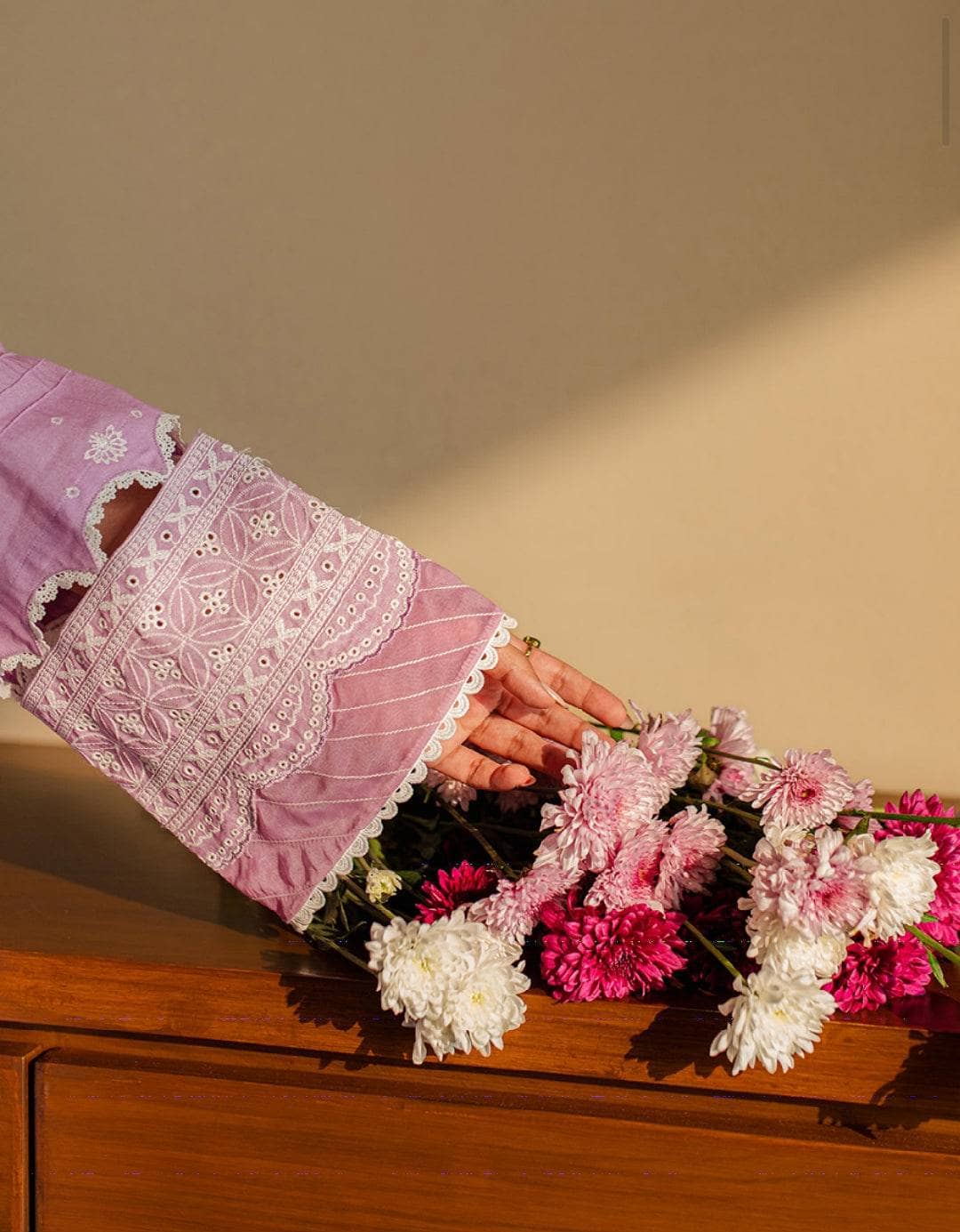 img_zellbury_chikankari_lawn_awwal_boutique