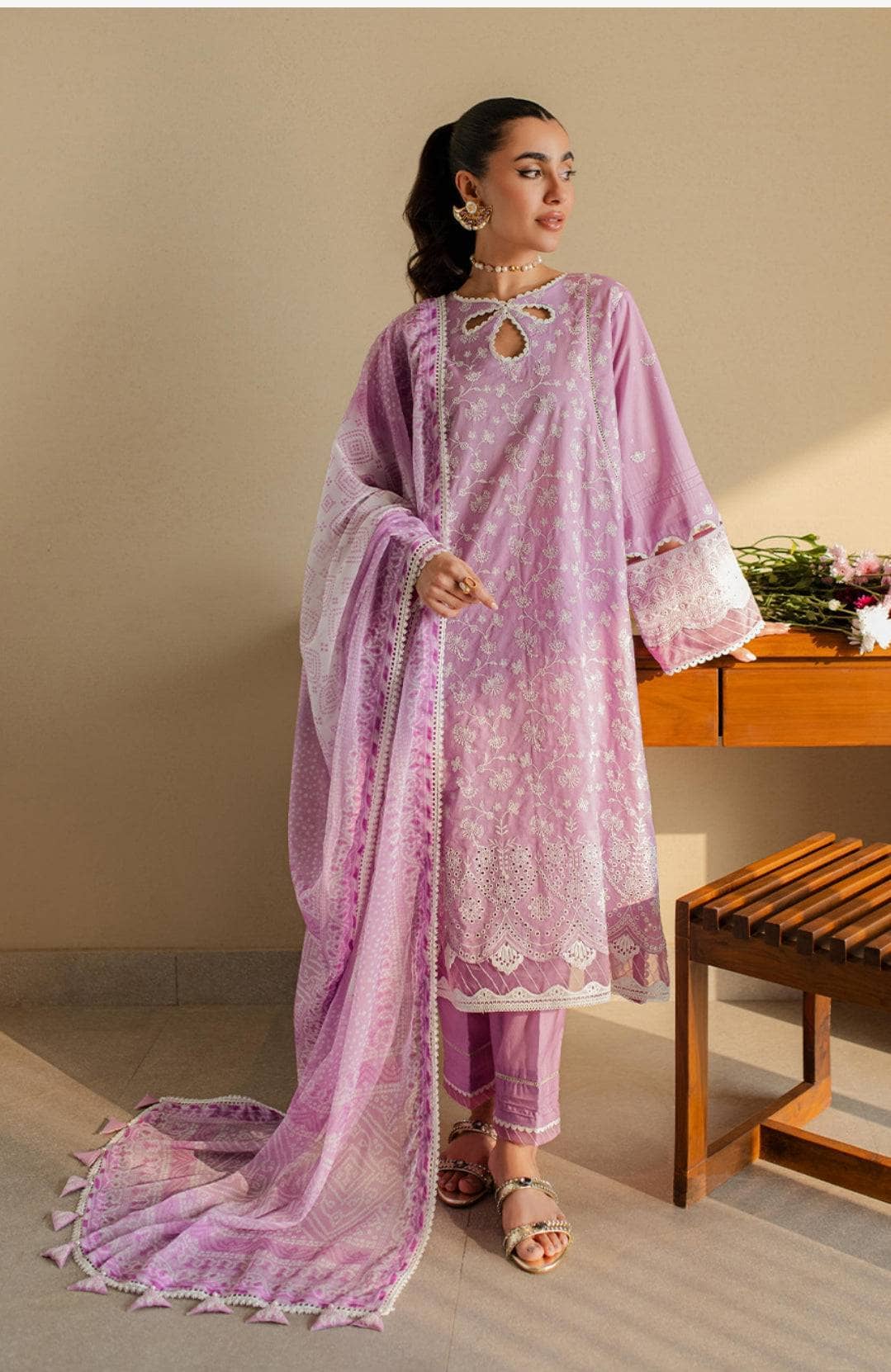 img_zellbury_chikankari_lawn_awwal_boutique