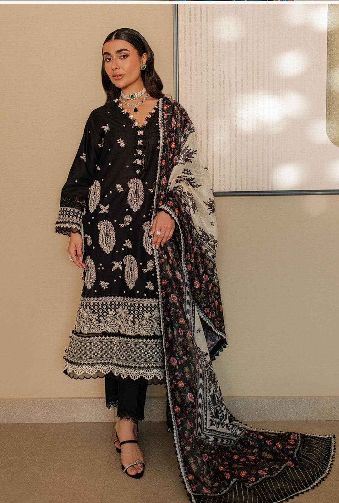 img_zellbury_chikankari_lawn_awwal_boutique