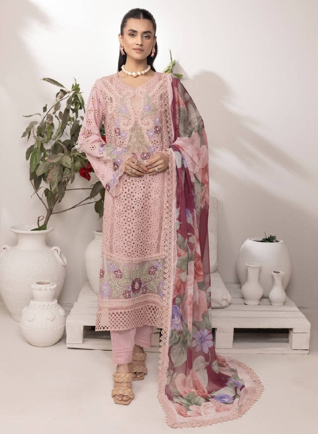 img_adans_libas_ezlyn_chikankari_lawn_awwal_boutique