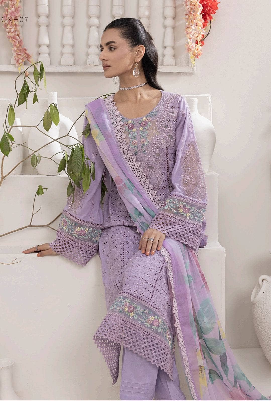 img_adans_libas_ezlyn_chikankari_lawn_awwal_boutique